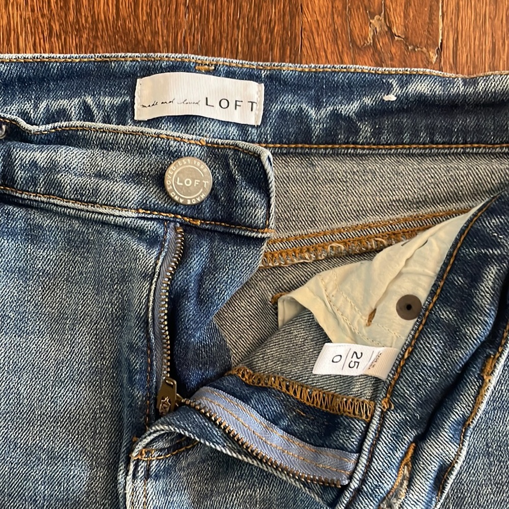 LOFT Shorts - Picture 2 of 3
